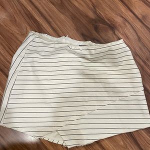 Lu lus “skort” size medium